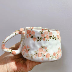 Personalisierter glasierter Porzellanbecher | Handbemalter Rosenbecher | Geschenk für Mama | Mit Ihrem Namen personalisiert | Einzigartiges Geschenk | Fassungsvermögen: 250 ml