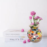 Personalisierte Keramikvase: Einzigartiges Kunstwerk, individuell gestaltete Vase, gedrehte Vase, handgefertigte Blumenvase.