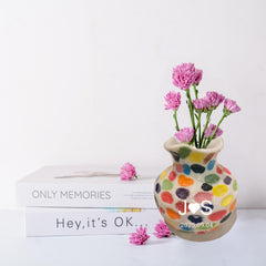 Personalisierte Keramikvase: Einzigartiges Kunstwerk, individuell gestaltete Vase, gedrehte Vase, handgefertigte Blumenvase.