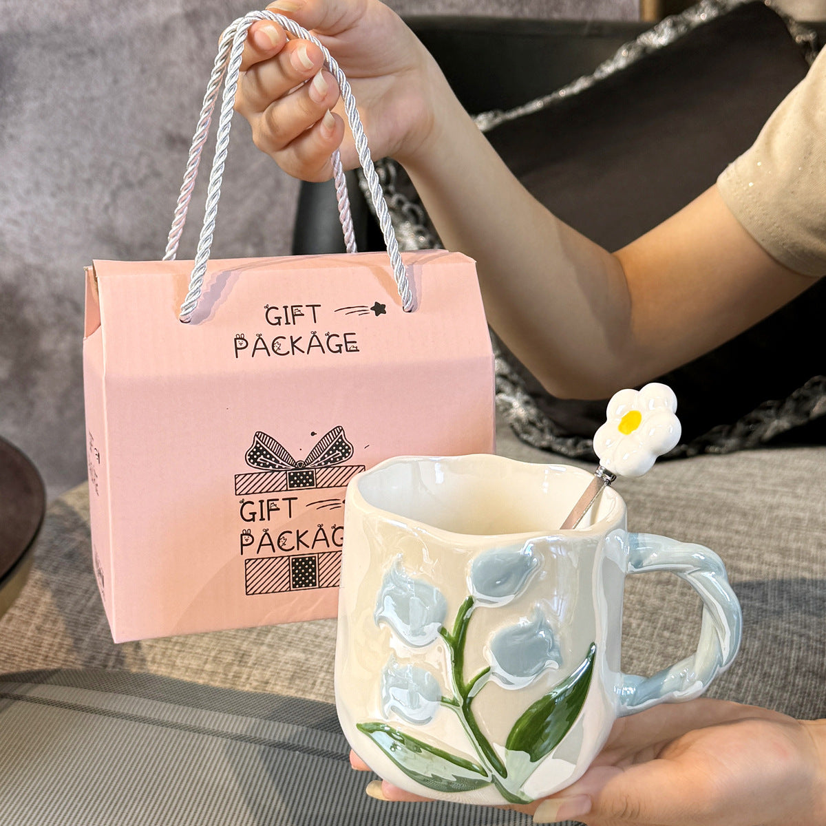 Handbemalter Tulpen-Keramikbecher mit großem Fassungsvermögen – Geschenkbecher