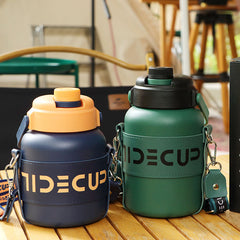 Thermosbecher aus Edelstahl, großes Fassungsvermögen, tragbarer Trinkbecher für draußen mit Strohhalm